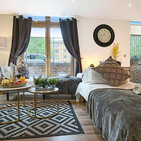 Campbell Park Apartment - City Centre - Free Parking, Balcony, Super-Fast Wifi And Smart Tv With Netflix By Yoko Property Milton Keynes Zewnętrze zdjęcie