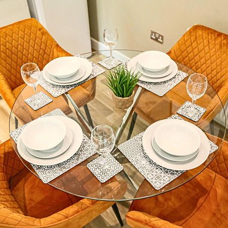 Campbell Park Apartment - City Centre - Free Parking, Balcony, Super-Fast Wifi And Smart Tv With Netflix By Yoko Property Milton Keynes Zewnętrze zdjęcie