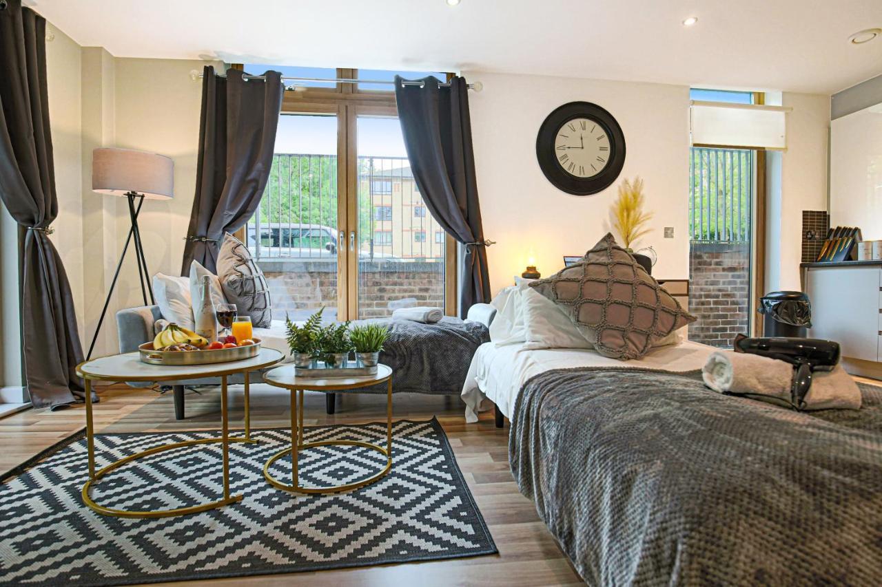 Campbell Park Apartment - City Centre - Free Parking, Balcony, Super-Fast Wifi And Smart Tv With Netflix By Yoko Property Milton Keynes Zewnętrze zdjęcie