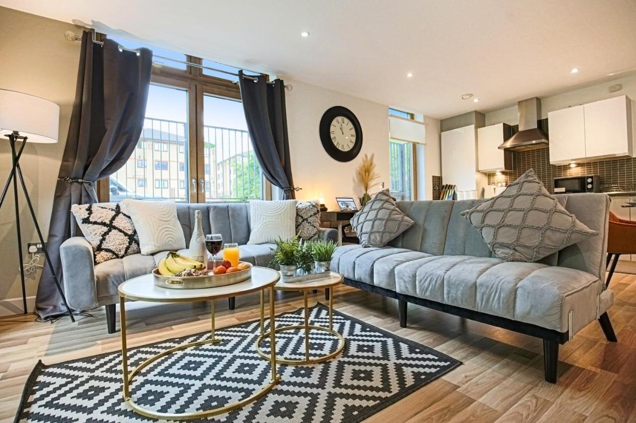 Campbell Park Apartment - City Centre - Free Parking, Balcony, Super-Fast Wifi And Smart Tv With Netflix By Yoko Property Milton Keynes Zewnętrze zdjęcie