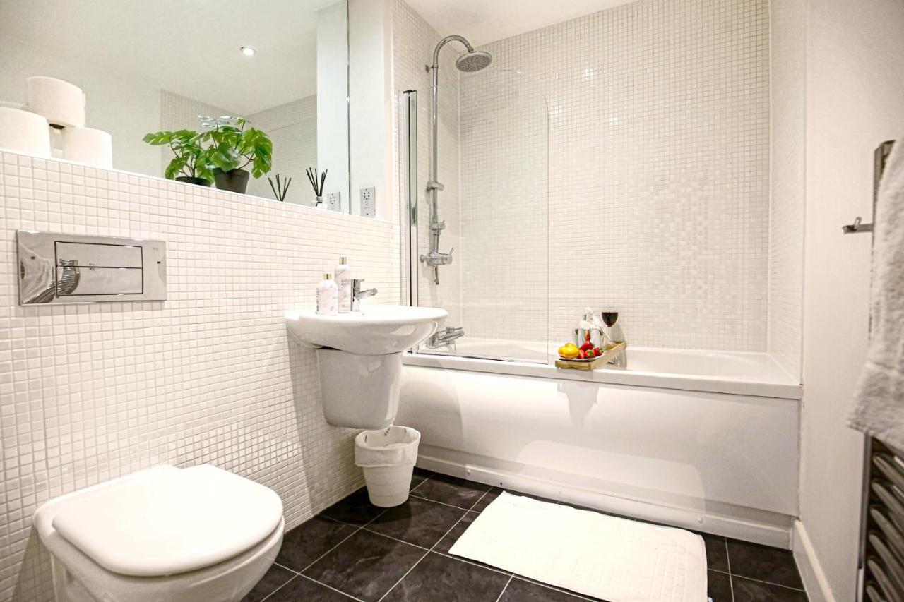Campbell Park Apartment - City Centre - Free Parking, Balcony, Super-Fast Wifi And Smart Tv With Netflix By Yoko Property Milton Keynes Zewnętrze zdjęcie