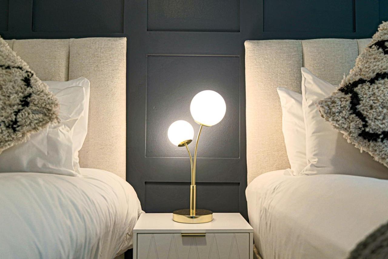 Campbell Park Apartment - City Centre - Free Parking, Balcony, Super-Fast Wifi And Smart Tv With Netflix By Yoko Property Milton Keynes Zewnętrze zdjęcie